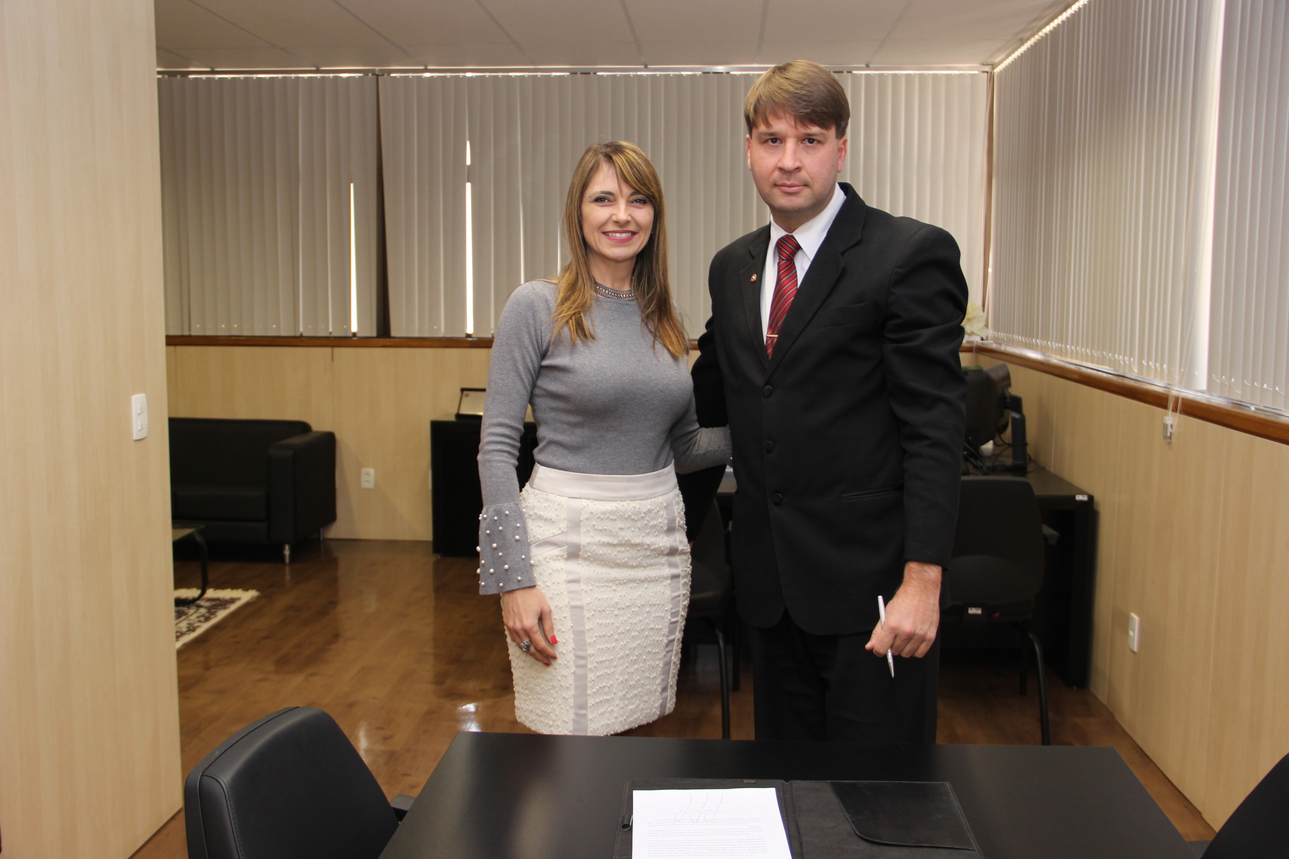 Procuradora-Geral Elke Andrade e Subprocurador-Geral Marcílio barenco